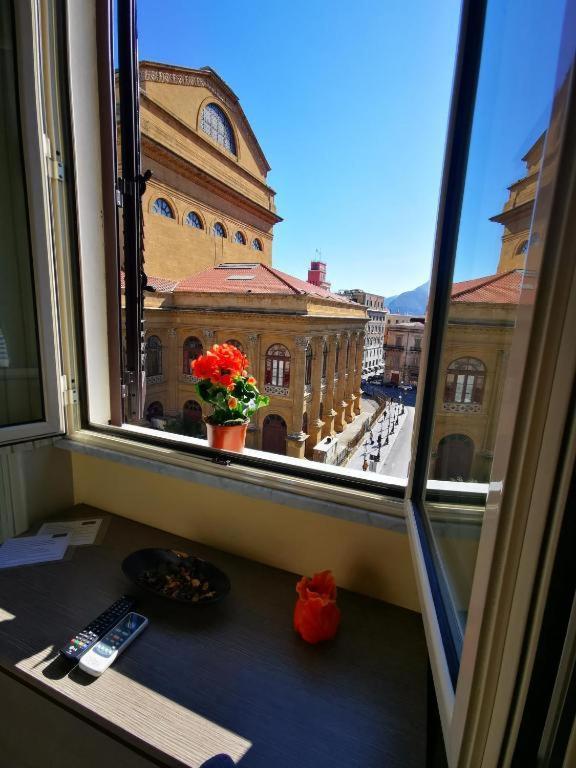 La Dimora Del Massimo Acomodação com café da manhã Palermo Exterior foto