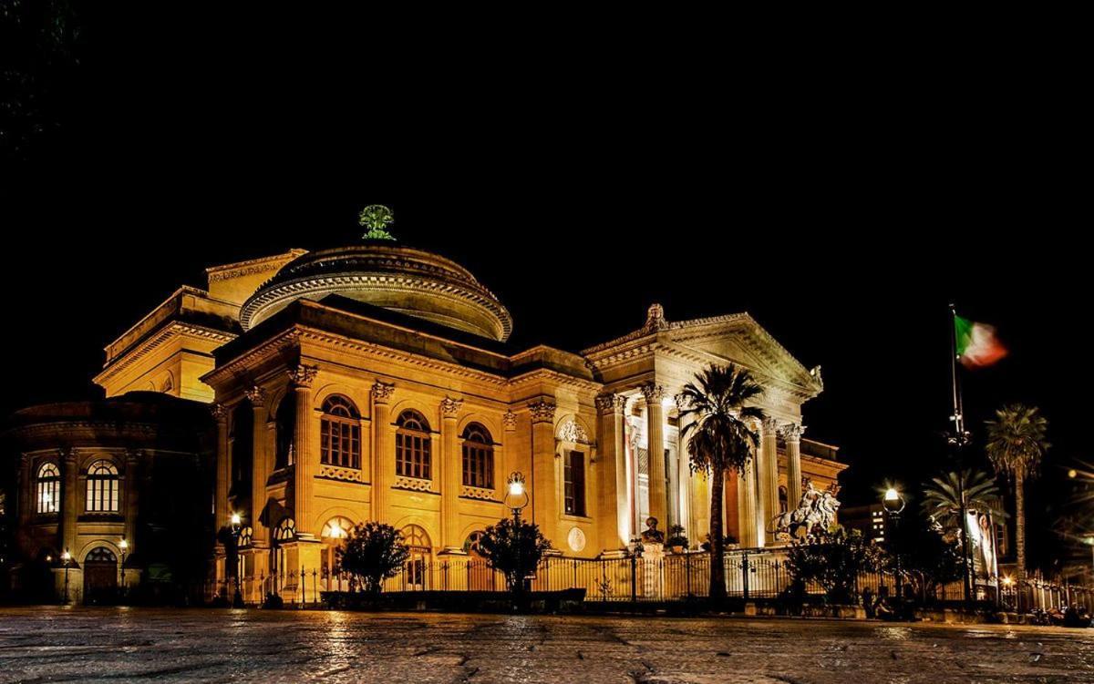 La Dimora Del Massimo Acomodação com café da manhã Palermo Exterior foto